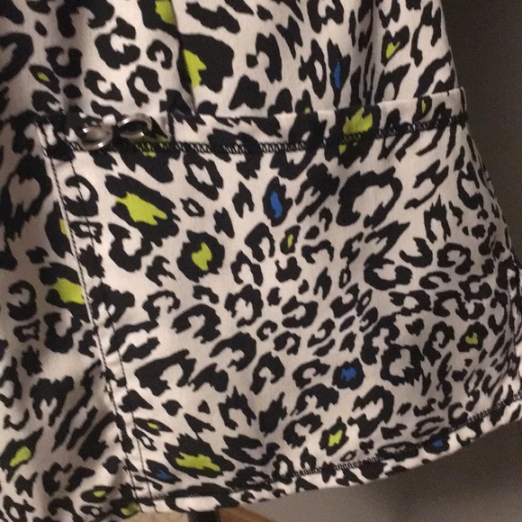 Cherokee Scrub Top - Picture 3 of 4